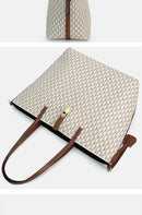 CH Elegant Light Luxury Practical With Bags Pure Color Simple Large Capacity Casual Resistant Brand Women's Bag Shoulder Bag
